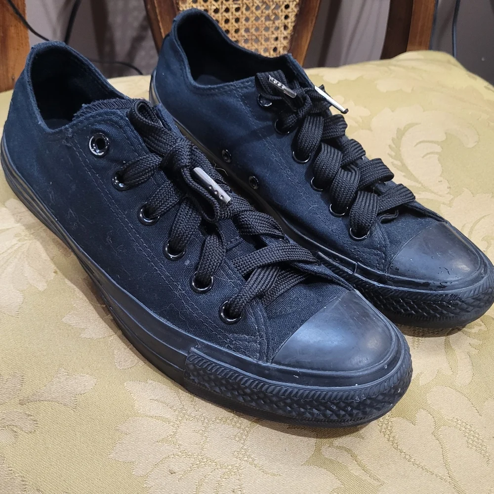 Black Converse Low Top Sneakers - Picture 6 of 8